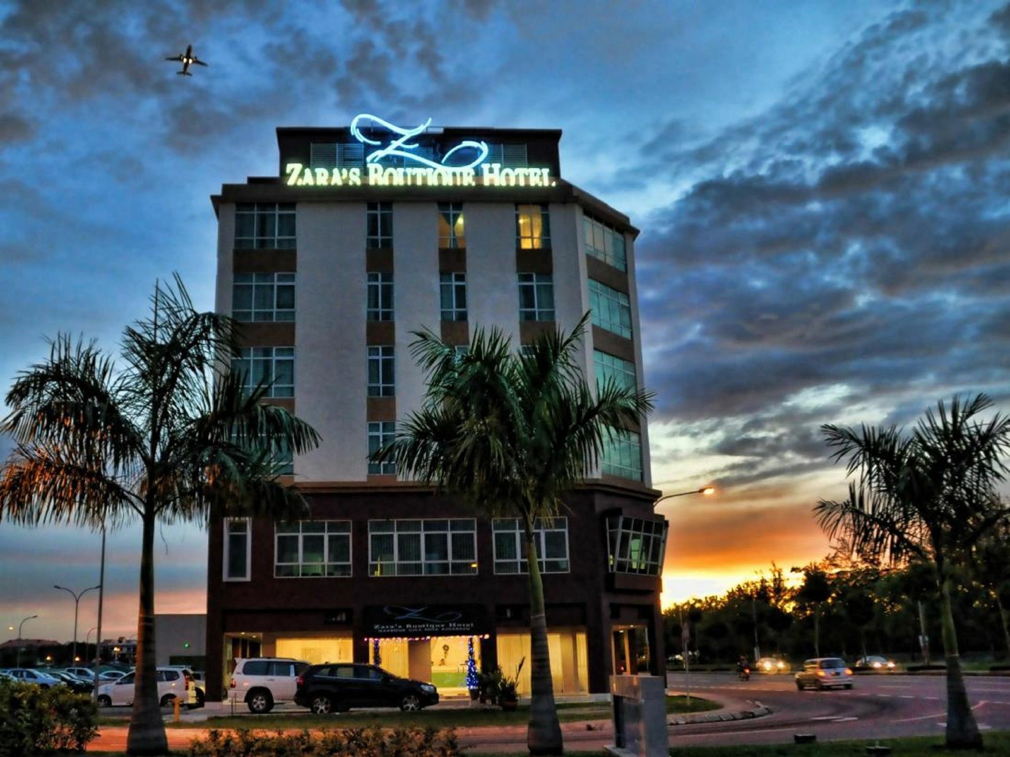 Zara'S Boutique Hotel @ Harbour City Кота-Кінабалу Екстер'єр фото
